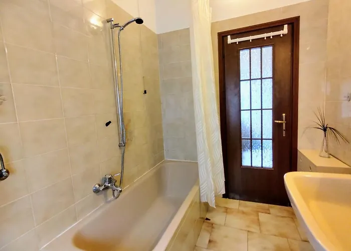 Raviscioni Albino By Interhome